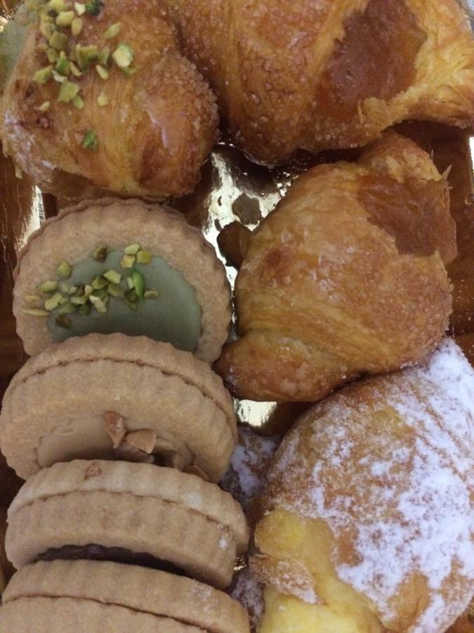 Bed&Breakfast Edel Genoa Bagian luar foto